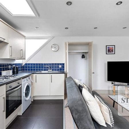 Cosy Apartment In Moulsham, Long Stays Welcome Челмсфорд Екстериор снимка