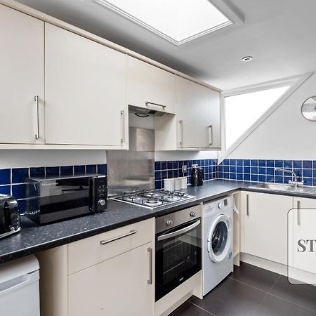 Cosy Apartment In Moulsham, Long Stays Welcome Челмсфорд Екстериор снимка