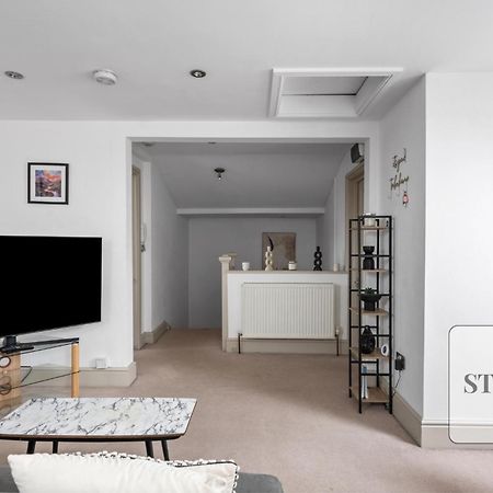 Cosy Apartment In Moulsham, Long Stays Welcome Челмсфорд Екстериор снимка